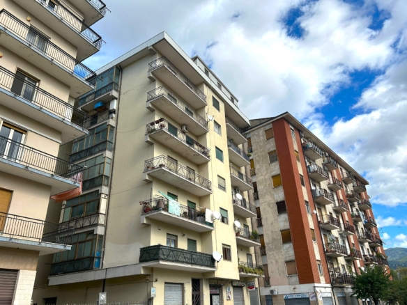 Cosenza, Via Giuseppe Isnardi