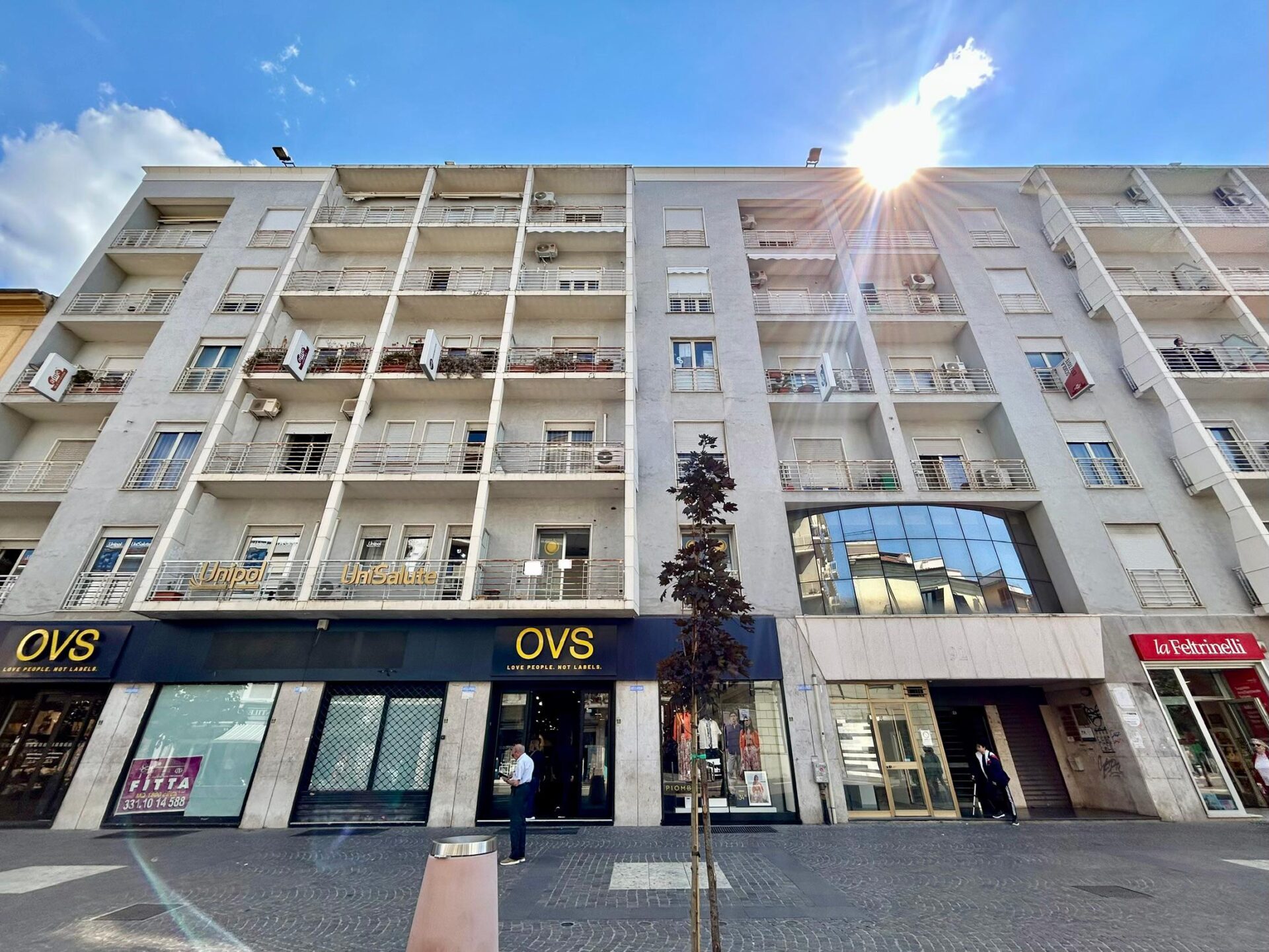 Cosenza, Locale Commerciale Corso Mazzini